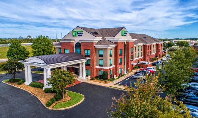 Southwind Hotel | Explore Comfort at Holiday Inn Express Memphis Southwind