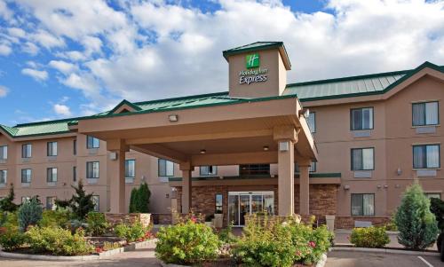 Vernon Hotel | Pet-Friendly Holiday Inn Express Hotel & Suites Vernon