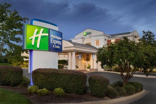 Auburn Hotel | Experience Comfort at Holiday Inn Express Auburn - University Area