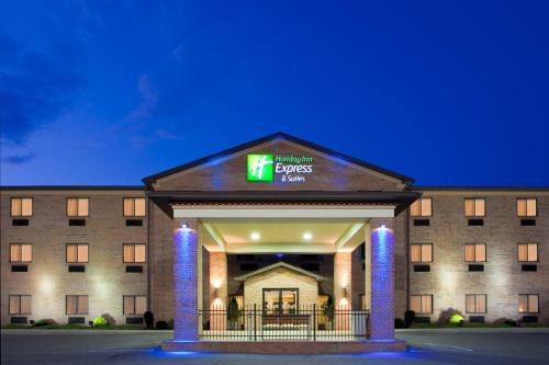 Leadsville Hotel | Top-Rated Holiday Inn Express Elkins with Great Amenities