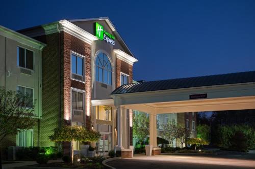 Warren Hotel | Stay at Holiday Inn Express Youngstown North-Warren/Niles