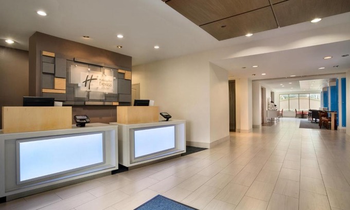 Allen Hotel | Discover Holiday Inn Express Hotel & Suites Dallas NE - Allen