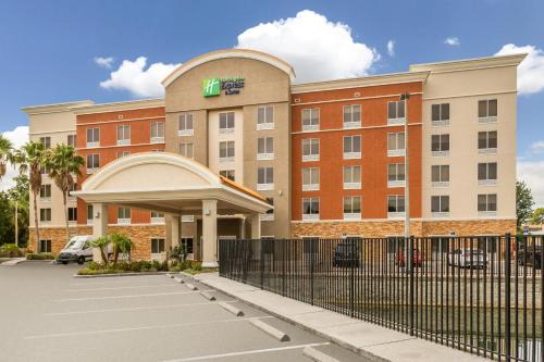 Largo Hotel | Cozy Holiday Inn Express Largo-Clearwater: Pet Friendly & Oceanfront
