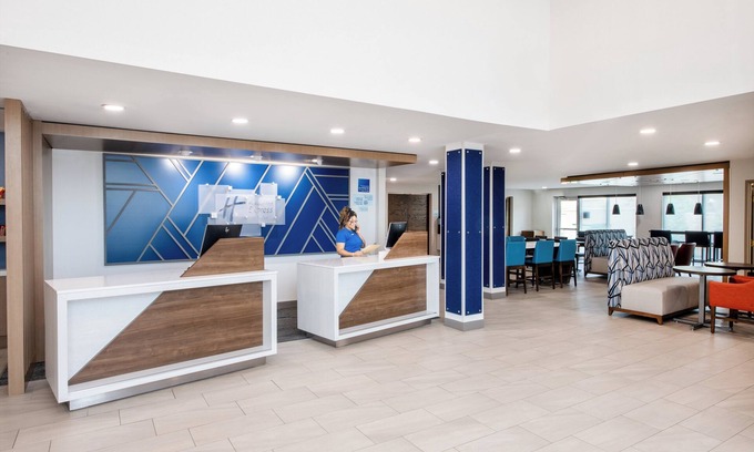 Wilson Hotel | Discover Comfort at Holiday Inn Express Hotel & Suites Wilson