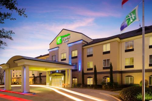 Grapevine Hotel | Experience Comfort at Holiday Inn Express DFW-Grapevine