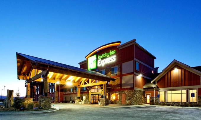 Kalispell Hotel | Discover Holiday Inn Express Kalispell: Pet-Friendly Retreat