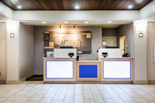 Lewisburg Hotel | Discover Holiday Inn Express Hotel & Suites Lewisburg