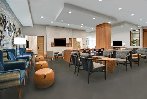 The Galleria Hotel | Pet-Friendly Holiday Inn Express in the Galleria Area