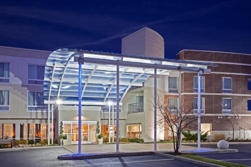 Fishers Hotel | Inviting Holiday Inn Express Indianapolis - Fishers with Pool