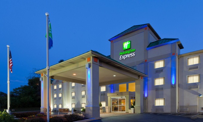 Wendel Hotel | Comfortable Stay at Holiday Inn Express Irwin, PA