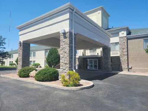 La Junta Hotel | Convenient Stay at Holiday Inn Express La Junta