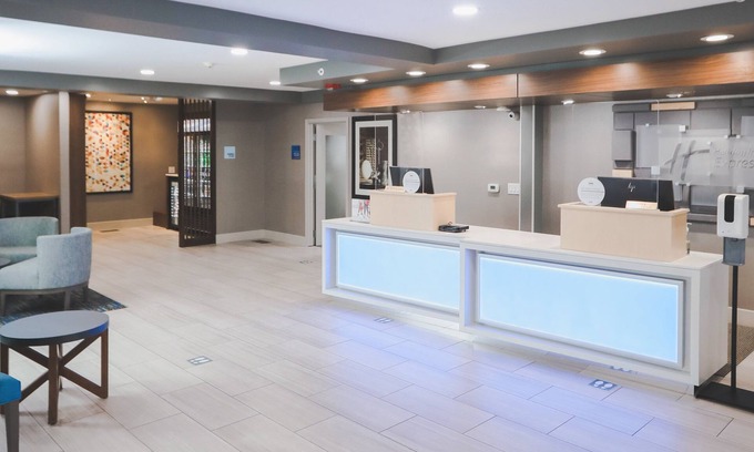Lompoc Hotel | Comfortable Stay at Holiday Inn Express Lompoc with Pool