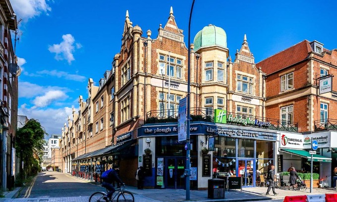 Hammersmith Hotel | Family-Friendly Holiday Inn Express London-Hammersmith Hotel