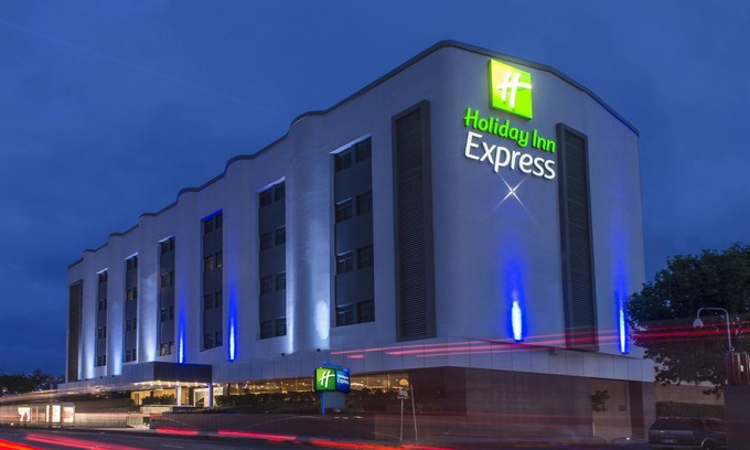 Naucalpan Hotel | Top-Rated Holiday Inn Express Mexico - Toreo with Spa & Dining