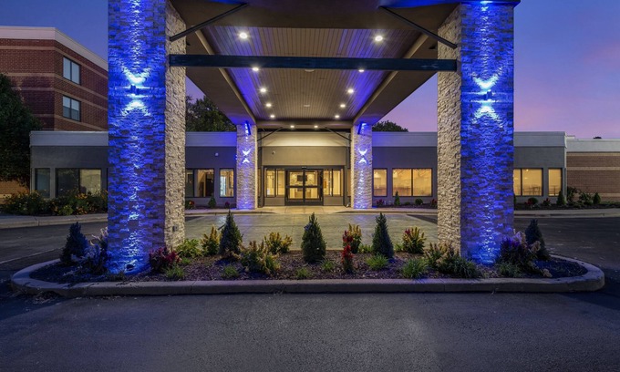 Naperville Hotel | Comfortable Stays at Holiday Inn Express Naperville