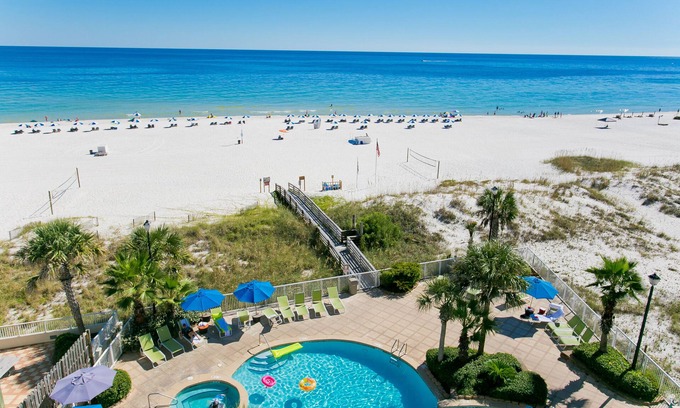 Orange Beach Hotel | Relax at Holiday Inn Express Orange Beach with Pool & Spa