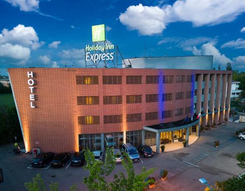 Parma Hotel | Comfortable Stay at Holiday Inn Express Parma with Breakfast