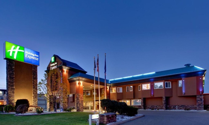Red Deer Hotel | Comfortable Stay at Holiday Inn Express Red Deer, IHG Hotel