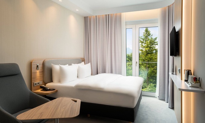 Rosenheim Hotel | Comfortable Holiday Inn Express Rosenheim with Pool & Spa