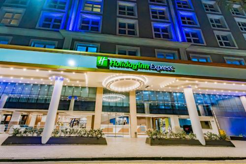 Centro Hotel | Comfortable Holiday Inn Express Rosario with Breakfast & Accessibility