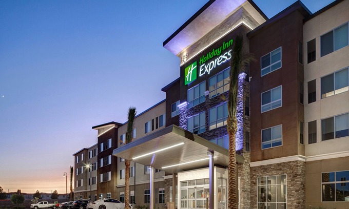 Chino Hills Hotel | Discover Holiday Inn Express & Suites Chino Hills, Rated 9.2/10