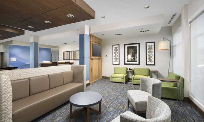 North San Antonio - SAT Hotel | Discover Holiday Inn Express San Antonio North - Windcrest