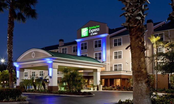 Sarasota Hotel | Comfortable Stay at Holiday Inn Express Sarasota East