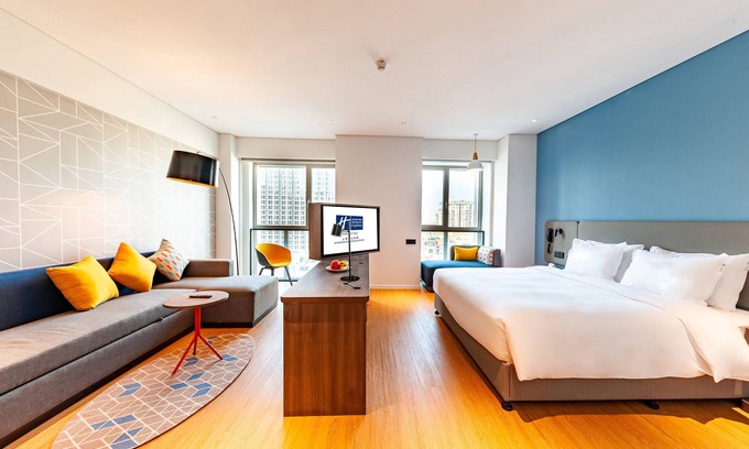 Baoshan Hotel | Explore Holiday Inn Express Shanghai Baoshan with Free Breakfast