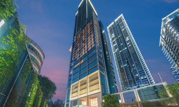 Futian Hotel | Top-Rated Holiday Inn Express Shenzhen Futian Center Hotel