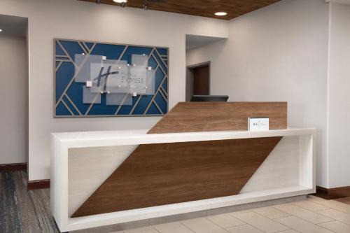 Chambersburg Hotel | Comfortable Stay at Holiday Inn Express & Suites Chambersburg