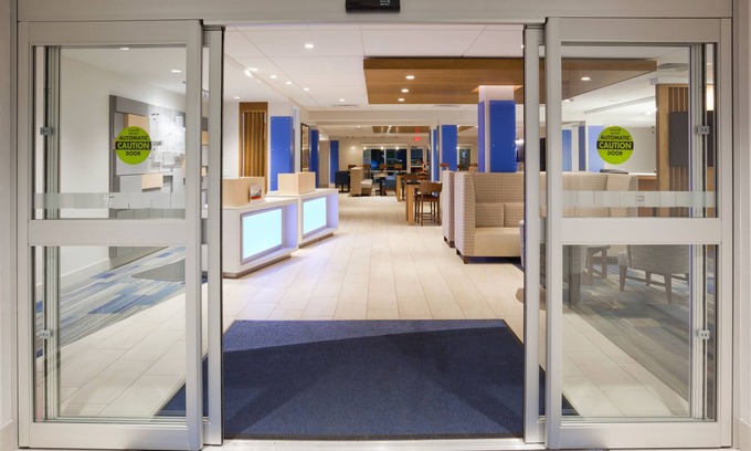Downtown Des Moines Hotel | Eco-Friendly Retreat at Holiday Inn Express Des Moines Downtown
