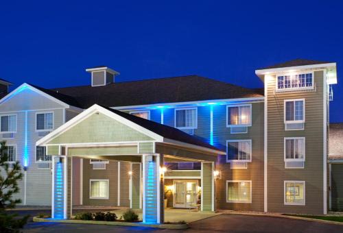 New Buffalo Hotel | Relax at Holiday Inn Express & Suites New Buffalo, MI