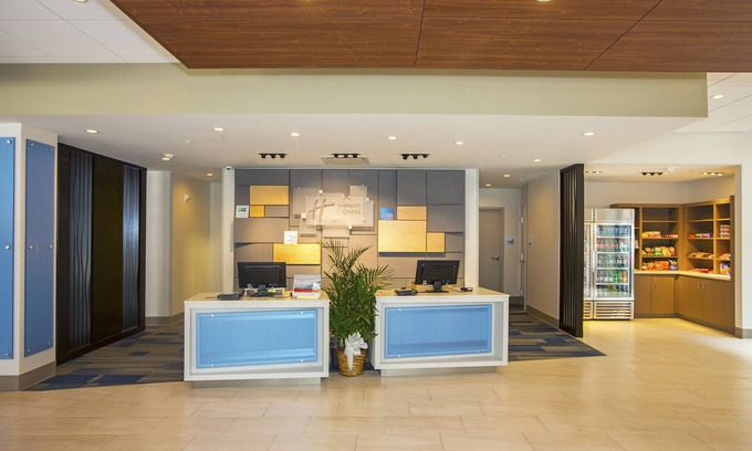 North Shore Hotel | Comfortable Stay at Holiday Inn Express Pittsburgh North Shore
