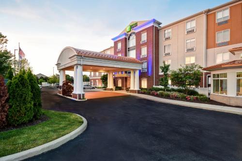 Schererville Hotel | Modern Comfort at Holiday Inn Express & Suites Schererville