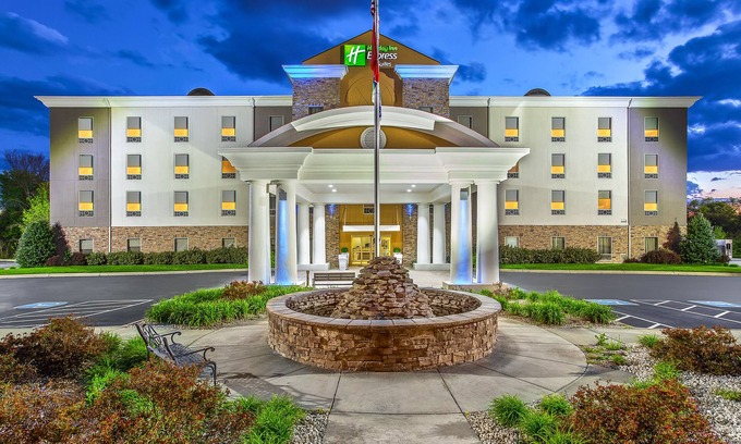 Morristown Hotel | Guest Rated 9.4: Holiday Inn Express & Suites Morristown