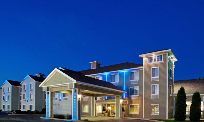 New Buffalo Hotel | Enjoy Family-Friendly Stays at Holiday Inn Express New Buffalo