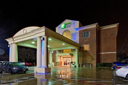 Southside Hotel | Comfortable Stay at Holiday Inn Express & Suites San Antonio South