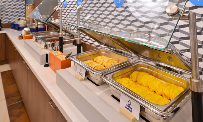 Zanesville Hotel | Modern Comfort at Holiday Inn Express & Suites Zanesville North