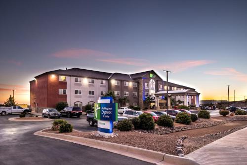 Alamogordo Hotel | Discover Comfort at Holiday Inn Express & Suites Alamogordo