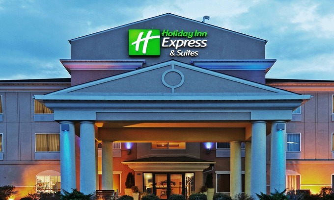 Chickasha Hotel | Discover Holiday Inn Express & Suites Chickasha - Rated 8.6