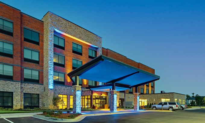 Clemmons Hotel | Guest Rated 9.6: Holiday Inn Express & Suites Clemmons