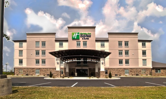 Haubstadt Hotel | Smart Stay at Holiday Inn Express & Suites Evansville North