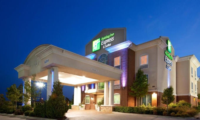 Fossil Creek Hotel | Relax at Holiday Inn Express & Suites Fort Worth Fossil Creek