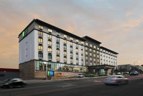 Downtown Fort Worth Hotel | Comfortable Stay at Holiday Inn Express Fort Worth Downtown