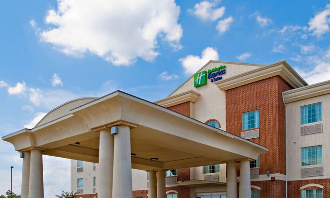 Levelland Hotel | Discover Holiday Inn Express & Suites Levelland: Family-Friendly Stays
