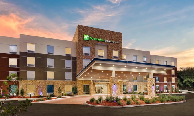 Oakhurst Hotel | Eco-Friendly Getaway at Holiday Inn Express Oakhurst