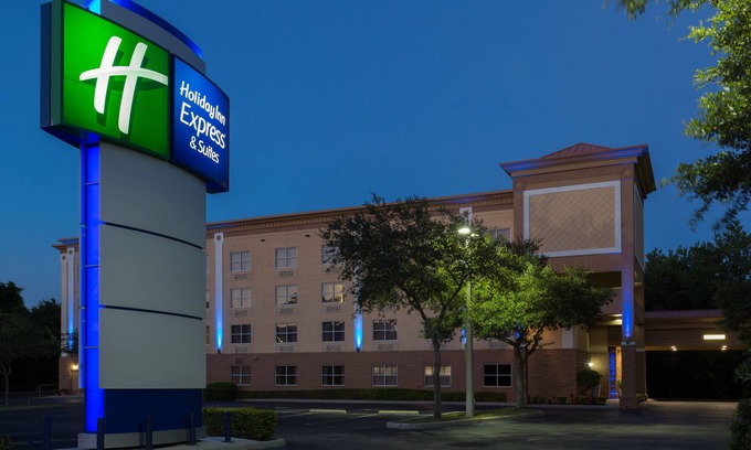 Plant City Hotel | Pet-Friendly Holiday Inn Express Suites Plant City Awaits