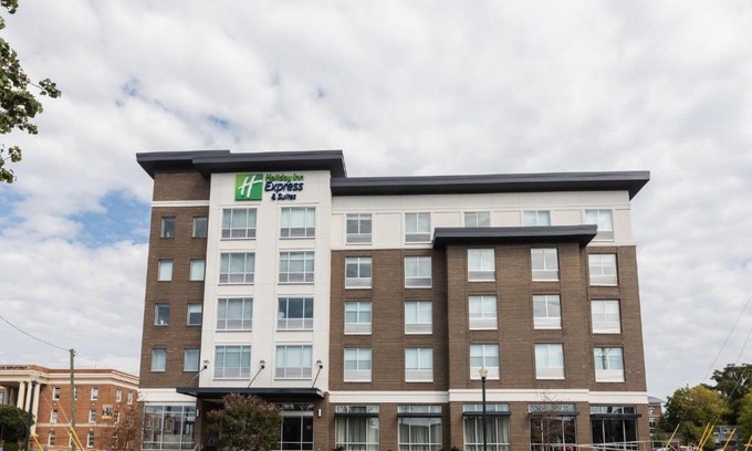 Columbia Hotel | Discover Holiday Inn Express & Suites Columbia Downtown Vista