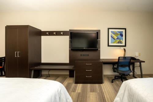 Deer Park Hotel | Explore Holiday Inn Express & Suites Deer Park with Ocean Views