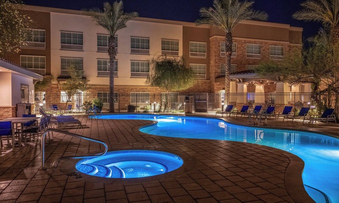 Gilbert Hotel | Top-Rated Holiday Inn Express & Suites Phoenix East - Gilbert